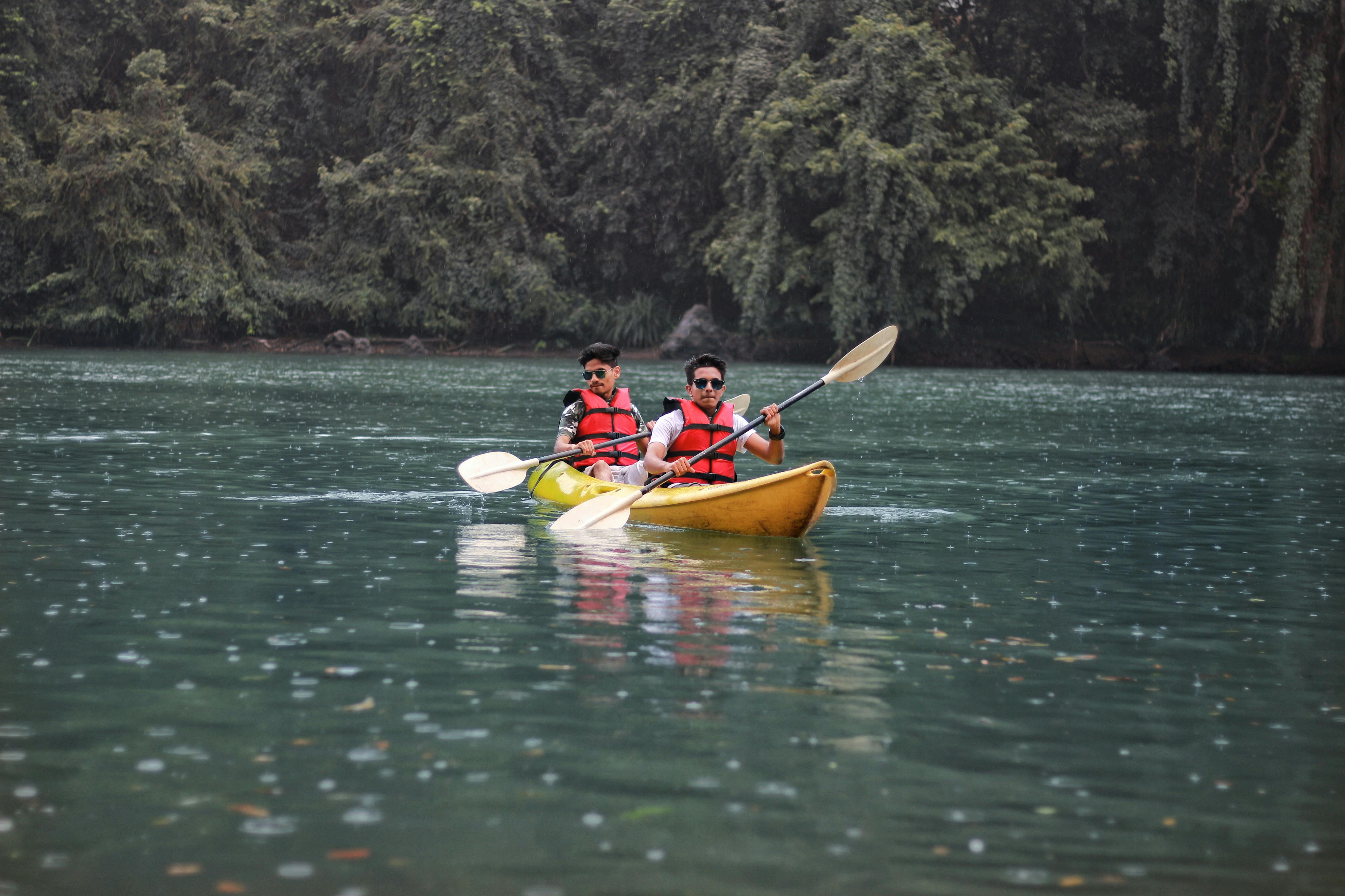 Daytime kayaking in Havelock Island